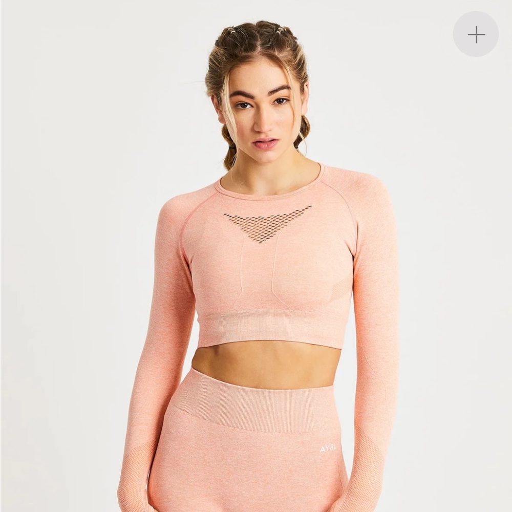 AYBL motion seamless long sleeve crop in peach marl